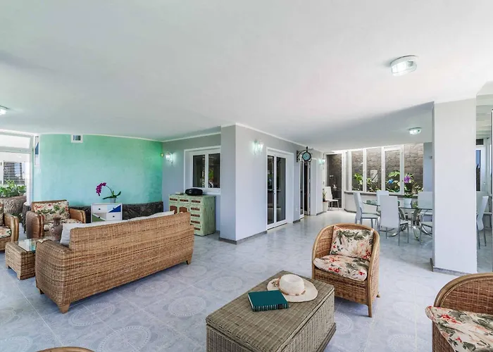 Cervera Puerto del Carmen (Lanzarote)